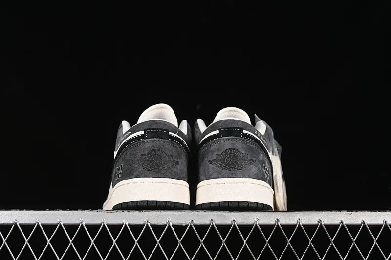 All categories Air Jordan Jordan series basketball shoes Air Jordan 1 Low High-end customized low-top sneakers Air Jordan 1 Low AJ1 Joe 1 Violent Bear joint-Black Velvet Pig Eight High-end customized low-top retro basketball shoes SJ9950-016